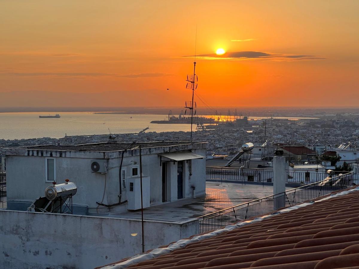 Sunset Apartment Salonicco Esterno foto